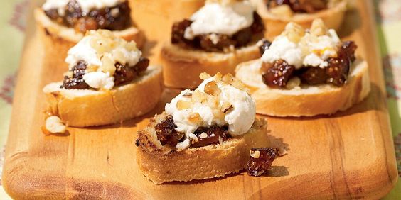 Sun-dried fig jam and goat cheese bruschetta